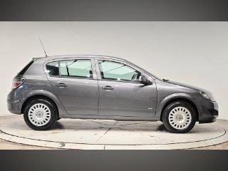 /photos/9327/071063fa-ae29-42ea-ad13-d92d1bd161be_i320x240.jpg