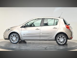 /photos/9327/299c3d5f-dff3-4895-bf5d-d2574ce16260_i320x240.jpg