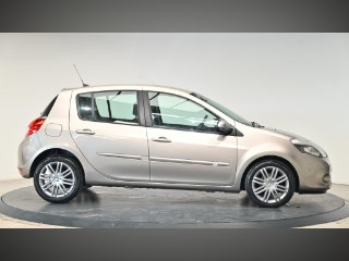 /photos/9327/381a78eb-46ef-4f7d-afc0-2df83063735f_i320x240.jpg