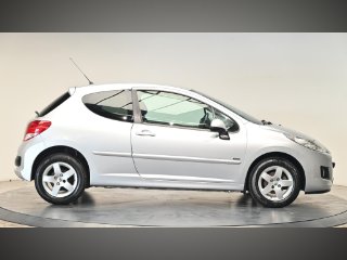 /photos/9327/3d32e72b-2eec-4adc-802d-237d665b9109_i320x240.jpg