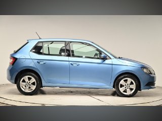 /photos/9327/52c8f923-ce7a-4566-a478-ac6329b3e22c_i320x240.jpg