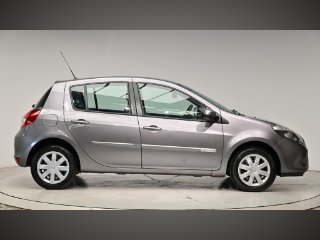 /photos/9327/745f9b69-38fb-469a-9b08-a7ab7313cc34_i320x240.jpg