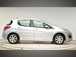 /photos/9327/b6e9f3b3-a589-41a7-837a-92b60bdc1e2c_i320x240.jpg