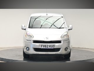 /photos/9327/ce5a17f0-8861-42f2-a7b8-35b337e07fa1_i320x240.jpg